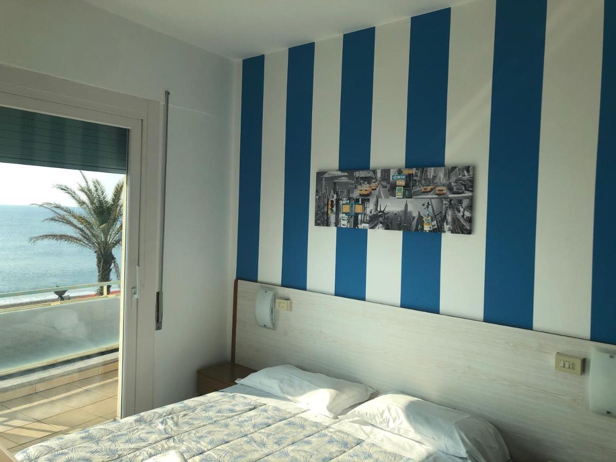 Hotel Miramare Savona Exterior photo